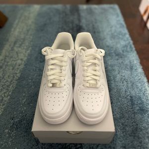 Nike Women’s Air Force 1 ‘07